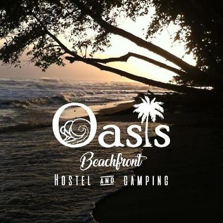 Oasis Beachfront Hostel Puerto Limon Esterno foto