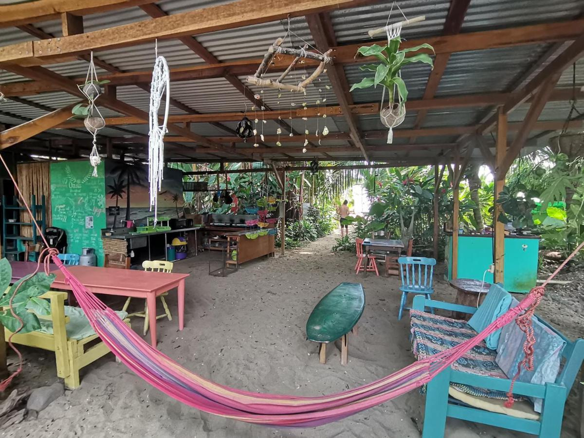 Oasis Beachfront Hostel Puerto Limon Esterno foto
